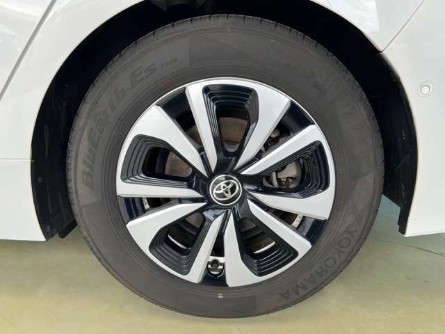 トヨタ プリウスＰＨＶ １．８ Ａ レザーパッケージ H29年 (東北) 99