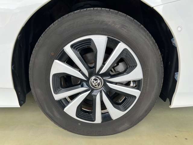 トヨタ プリウスＰＨＶ １．８ Ａ レザーパッケージ H29年 (東北) 99