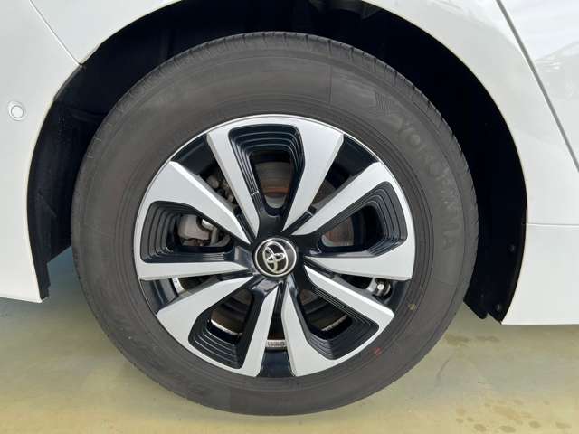 トヨタ プリウスＰＨＶ １．８ Ａ レザーパッケージ H29年 (東北) 99