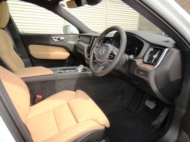 ボルボ ＸＣ６０ アルティメット Ｂ５ ＡＷＤ ４ＷＤ R6年 (東北) 99