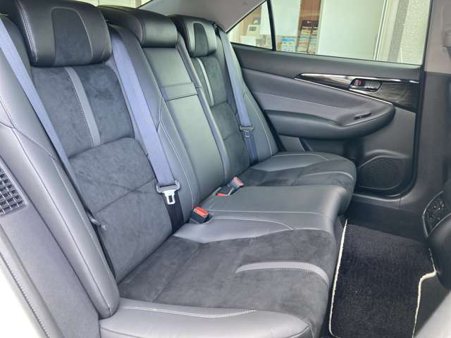 トヨタ クラウン　ハイブリッド ハイブリッド ２．５ Ｓ ＦＯＵＲ ４ＷＤ Ｊフロンティア リミテッド H30年 (東北) 99