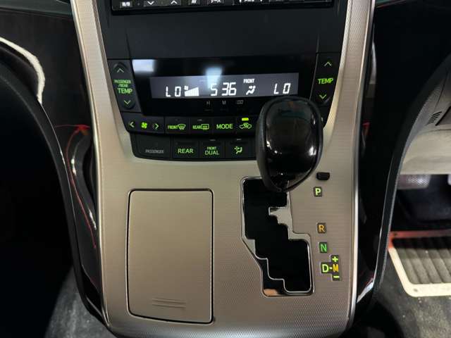 トヨタ ヴェルファイア ２．４ Ｚ プラチナセレクションＩＩ タイプゴールドＩＩ ４ＷＤ H23年 (東北) 99