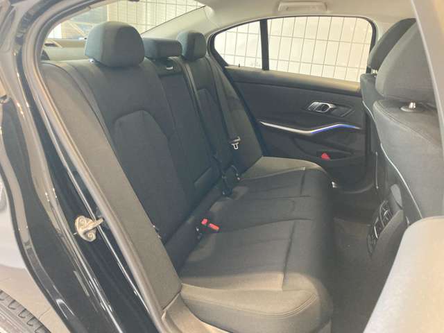 ＢＭＷ ３シリーズ ３２０ｉ R1年 (近畿) 99