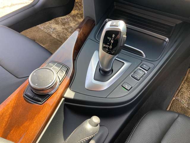 ＢＭＷ ３シリーズ ３２０ｄ　ラグジュアリー H30年 (近畿) 99