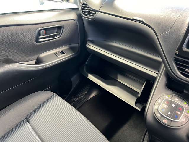 トヨタ ノア ２．０ Ｘ R3年 (東北) 99