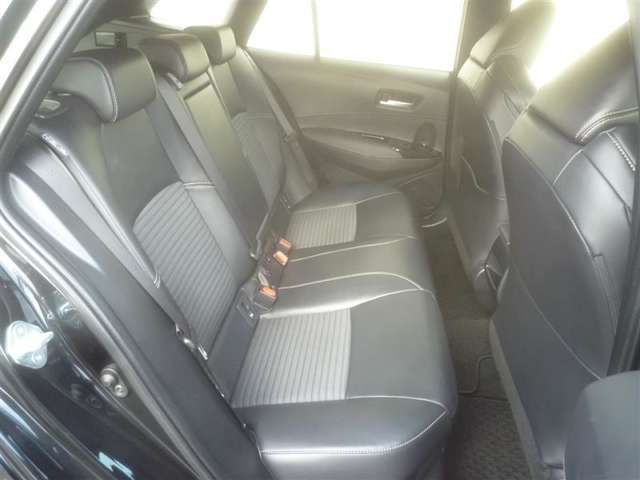 トヨタ カローラ　ツーリング　ハイブリッド １．８ ハイブリッド ＷＸＢ R2年 (東北) 99