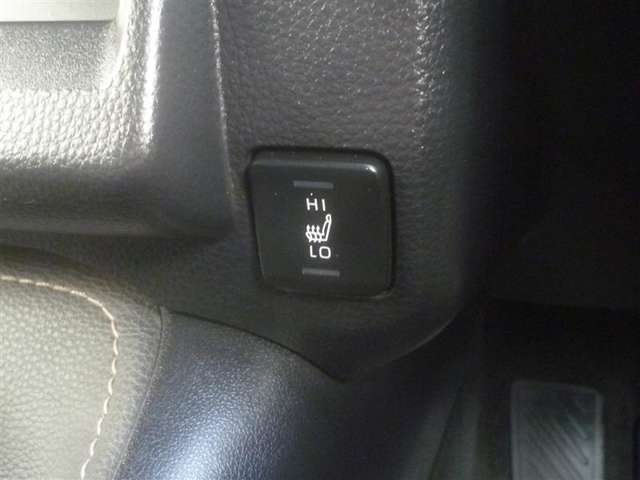 トヨタ カローラ　ツーリング　ハイブリッド １．８ ハイブリッド ＷＸＢ R2年 (東北) 99