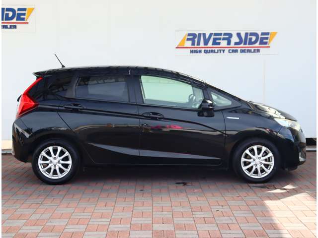 ホンダ フィット　ハイブリッド １．５ ハイブリッド Ｆパッケージ H25年 (関東) 99