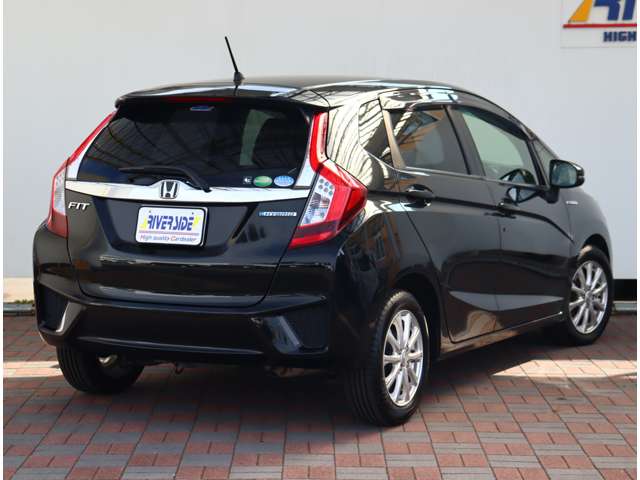 ホンダ フィット　ハイブリッド １．５ ハイブリッド Ｆパッケージ H25年 (関東) 99