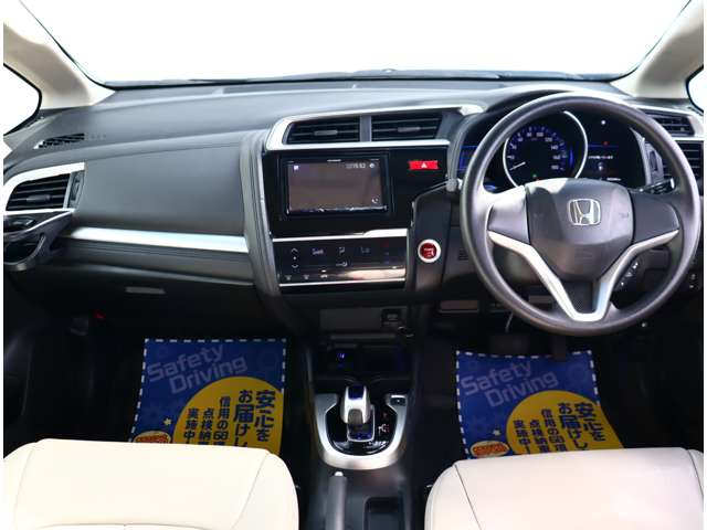 ホンダ フィット　ハイブリッド １．５ ハイブリッド Ｆパッケージ H25年 (関東) 99