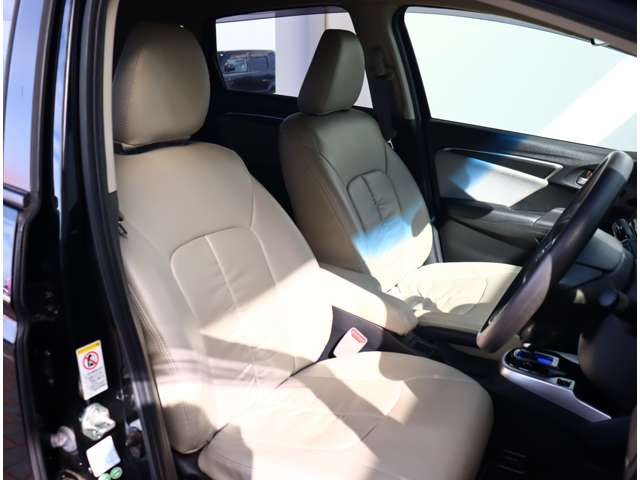 ホンダ フィット　ハイブリッド １．５ ハイブリッド Ｆパッケージ H25年 (関東) 99