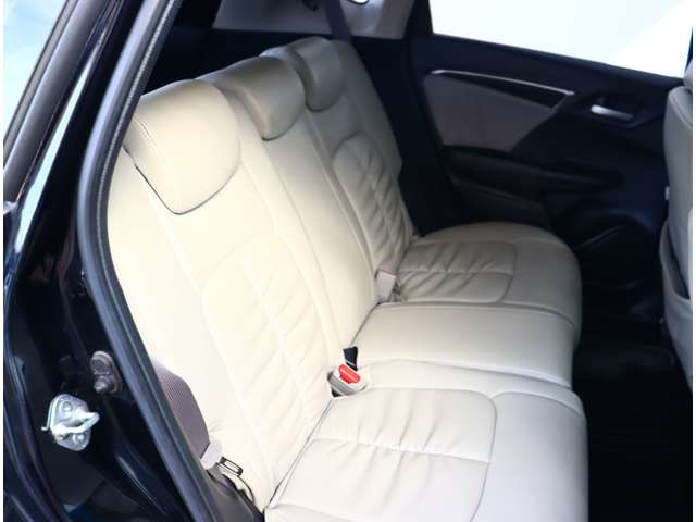 ホンダ フィット　ハイブリッド １．５ ハイブリッド Ｆパッケージ H25年 (関東) 99