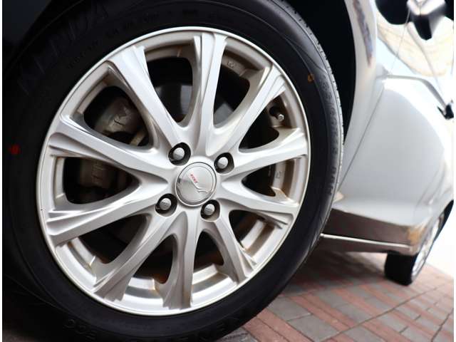 ホンダ フィット　ハイブリッド １．５ ハイブリッド Ｆパッケージ H25年 (関東) 99