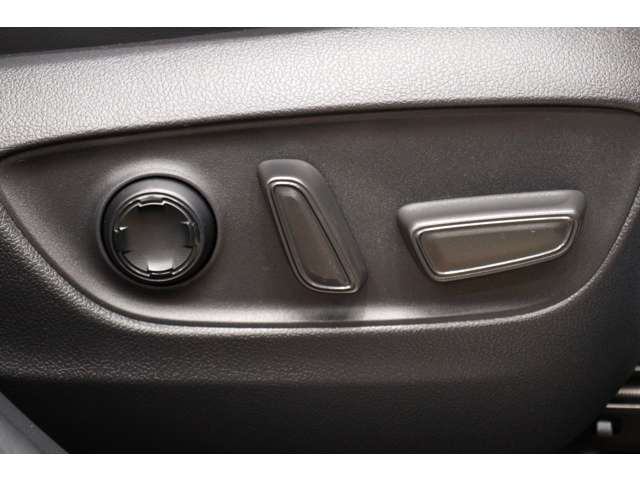 トヨタ ハリアー　ハイブリッド ２．５ ハイブリッド Ｚ レザーパッケージ R5年 (東海) 99