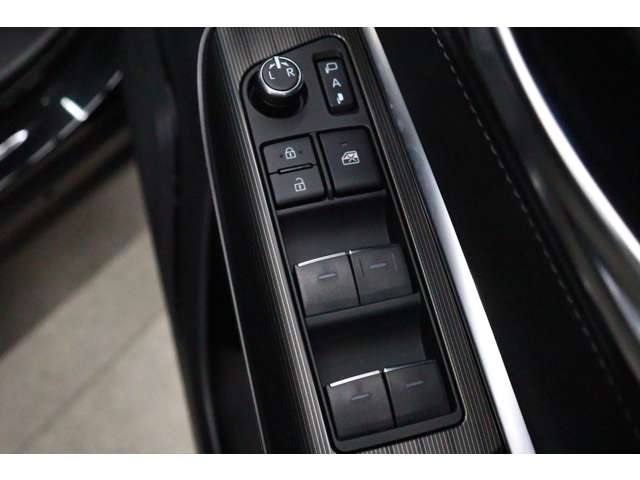 トヨタ ハリアー　ハイブリッド ２．５ ハイブリッド Ｚ レザーパッケージ R5年 (東海) 99