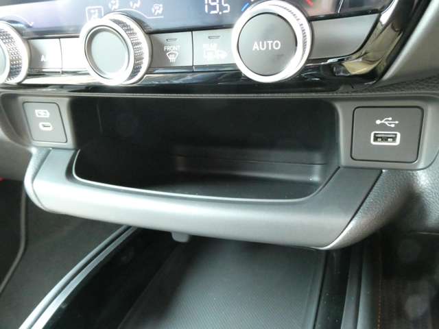 ホンダ ヴェゼル １．５ Ｅ：ＨＥＶ Ｘ ハントパッケージ ４ＷＤ R6年 (関東) 99