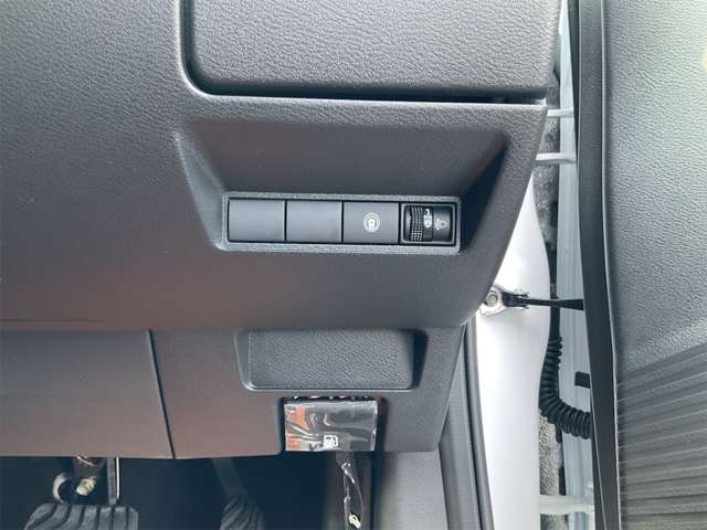 日産 ノート １．２ Ｘ R5年 (近畿) 99