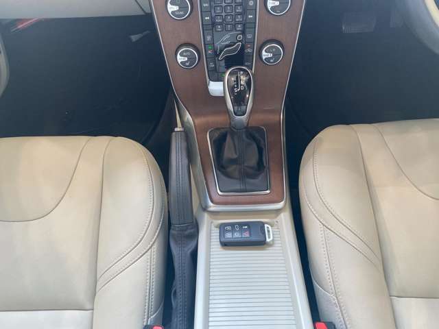 ボルボ Ｖ４０ Ｄ４ インスクリプション ディーゼルターボ H30年 (九州・沖縄) 99