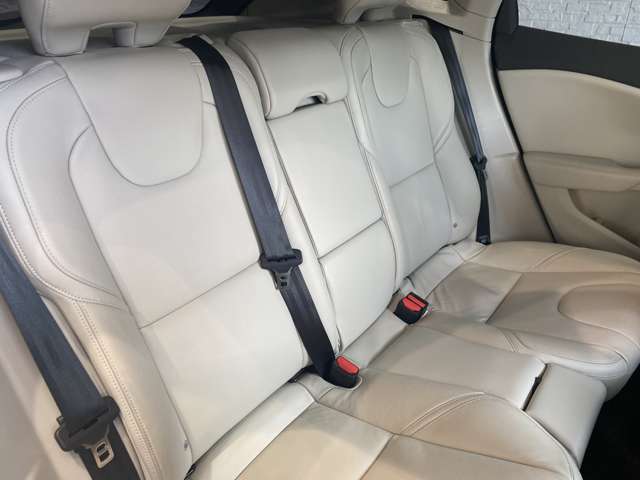 ボルボ Ｖ４０ Ｄ４ インスクリプション ディーゼルターボ H30年 (九州・沖縄) 99