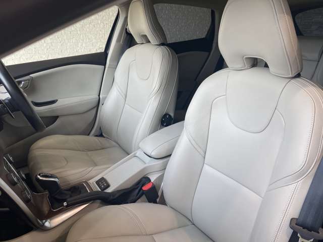 ボルボ Ｖ４０ Ｄ４ インスクリプション ディーゼルターボ H30年 (九州・沖縄) 99