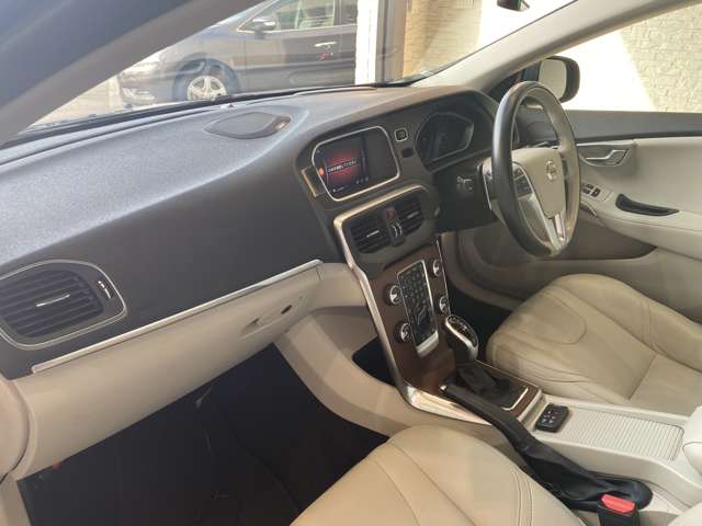 ボルボ Ｖ４０ Ｄ４ インスクリプション ディーゼルターボ H30年 (九州・沖縄) 99