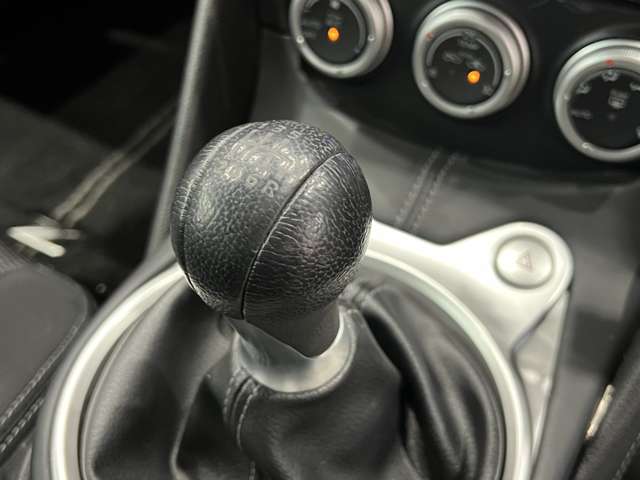 日産 フェアレディＺ ３．７ H26年 (関東) 99