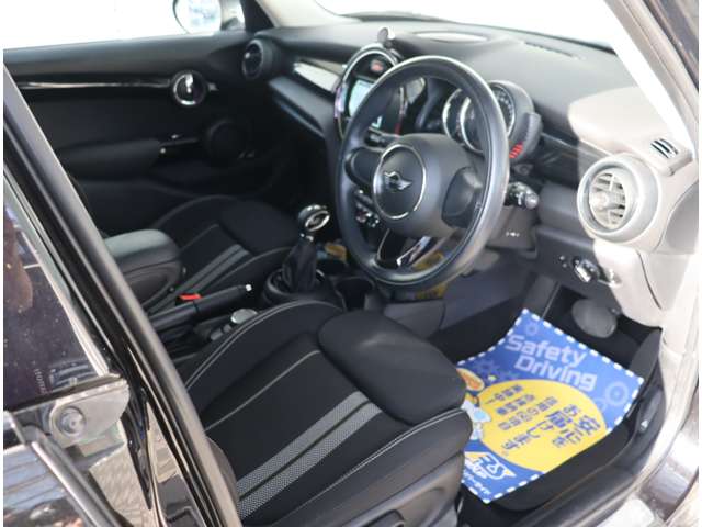 ミニ ミニ クーパーＳＤ ５ドア H29年 (関東) 99