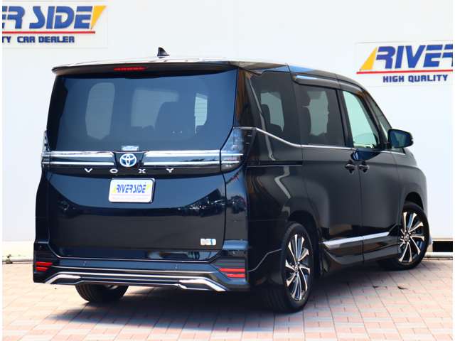 トヨタ ヴォクシー １．８ ハイブリッド Ｓ－Ｚ R6年 (関東) 99