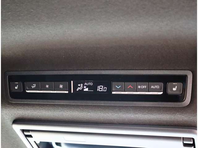 トヨタ ヴォクシー １．８ ハイブリッド Ｓ－Ｚ R6年 (関東) 99