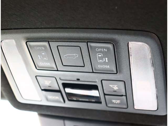 トヨタ ヴォクシー １．８ ハイブリッド Ｓ－Ｚ R6年 (関東) 99