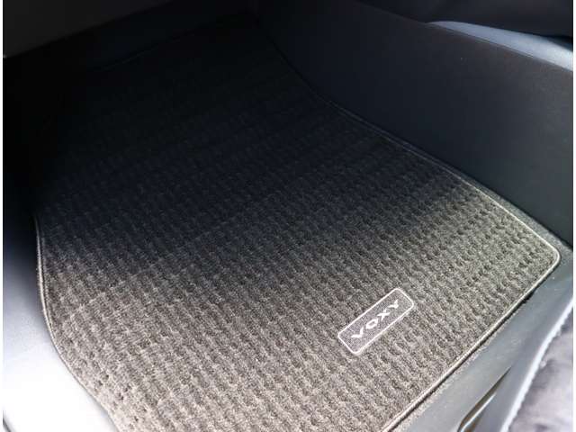 トヨタ ヴォクシー １．８ ハイブリッド Ｓ－Ｚ R6年 (関東) 99