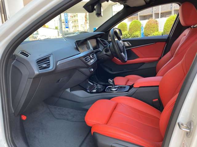 ＢＭＷ １シリーズ １１８Ｄ Ｍスポーツ エディション ジョイ プラス ディーゼルターボ R3年 (近畿) 99