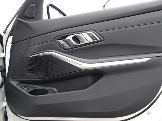 ＢＭＷ ３シリーズ ３１８Ｉ Ｍスポーツ R3年 (近畿) 99