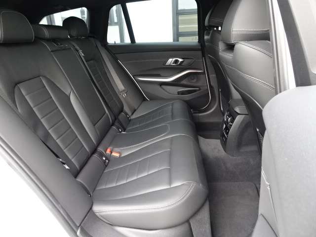 ＢＭＷ ３シリーズ ３１８Ｉ Ｍスポーツ R3年 (近畿) 99