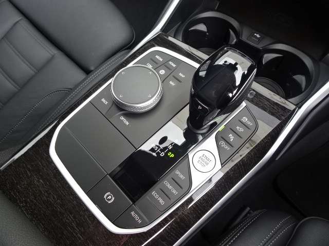 ＢＭＷ ３シリーズ ３１８Ｉ Ｍスポーツ R3年 (近畿) 99