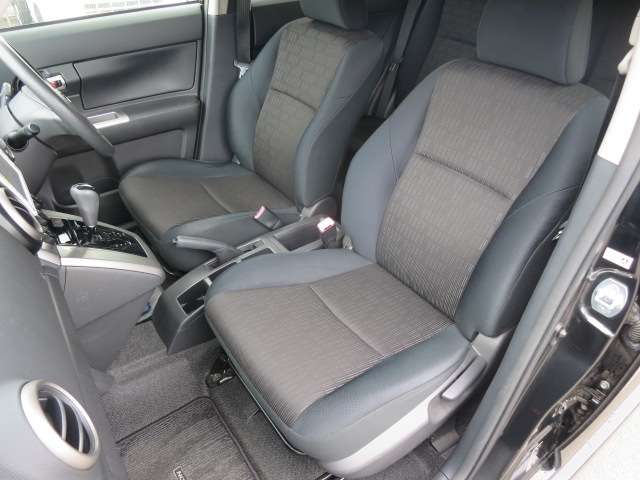 トヨタ カローラルミオン １．５Ｘ H24年 (関東) 99