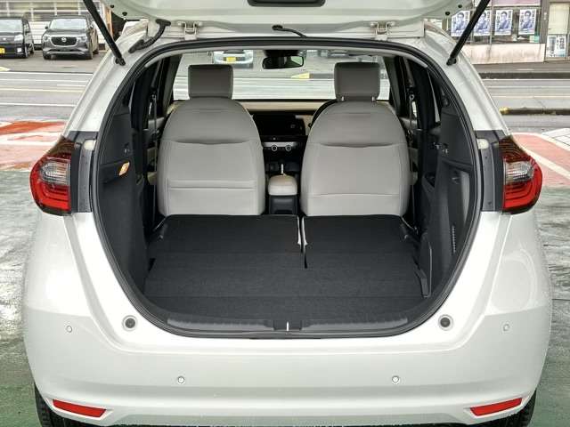 ホンダ フィット　ハイブリッド １．５ Ｅ：ＨＥＶ ホーム R5年 (東海) 99