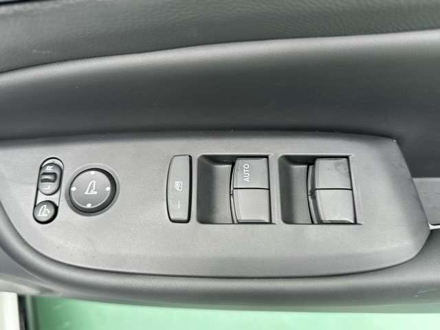 ホンダ フィット　ハイブリッド １．５ Ｅ：ＨＥＶ ホーム ブラックスタイル R6年 (東海) 99