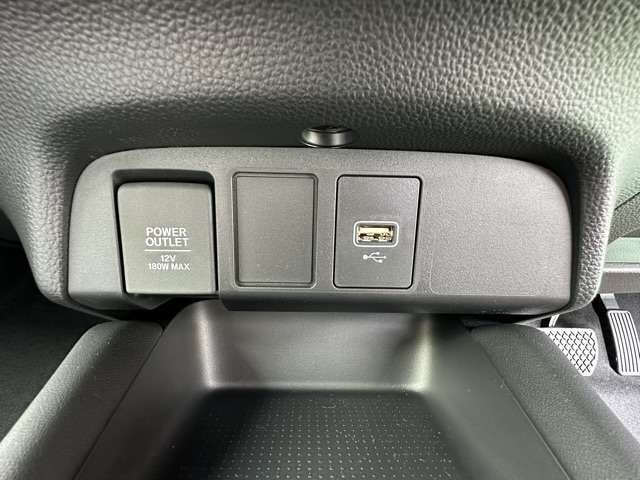 ホンダ フィット　ハイブリッド １．５ Ｅ：ＨＥＶ ホーム ブラックスタイル R6年 (東海) 99