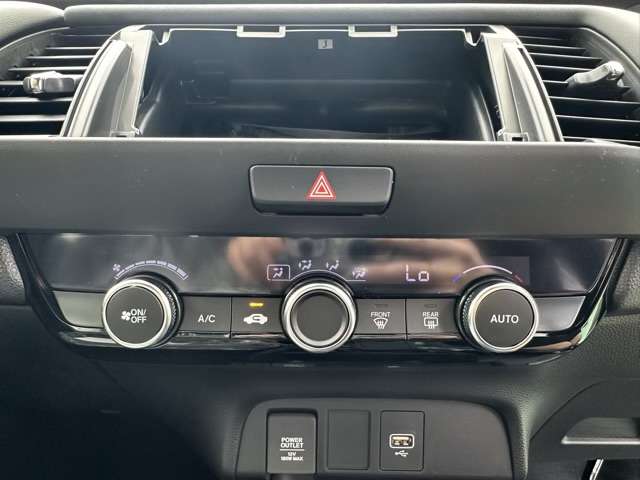 ホンダ フィット　ハイブリッド １．５ Ｅ：ＨＥＶ ホーム ブラックスタイル R6年 (東海) 99