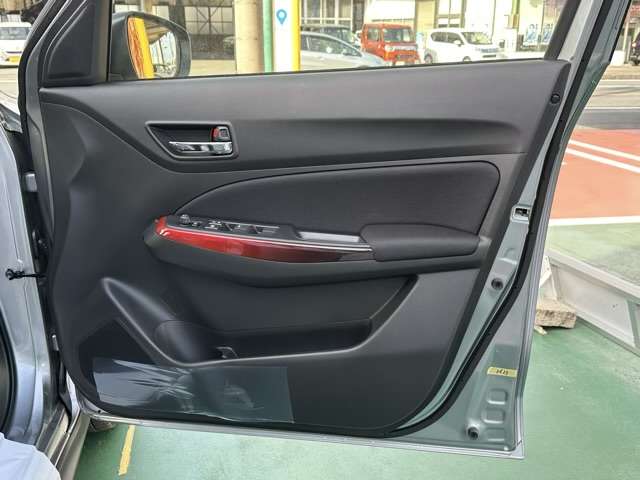 スズキ スイフト スポーツ １．４ R6年 (東海) 99