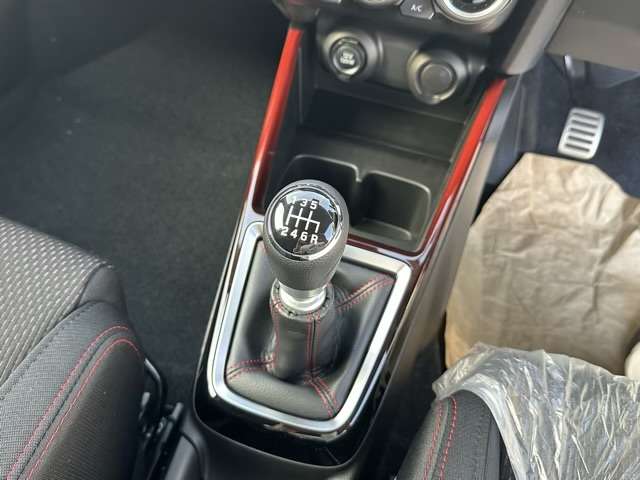 スズキ スイフト スポーツ １．４ R6年 (東海) 99