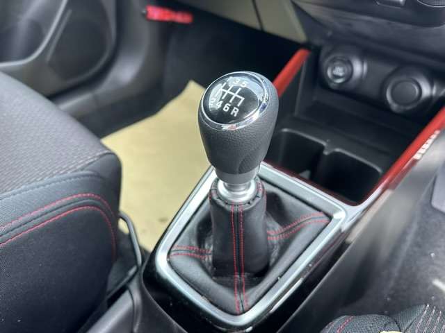 スズキ スイフト スポーツ １．４ スズキ セーフティ サポート非装着車 R2年 (東海) 99