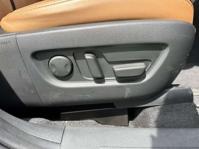 マツダ ＣＸ−６０ ３．３ ＸＤハイブリッド プレミアム スポーツ ディーゼルターボ ４ＷＤ R4年 (東海) 99