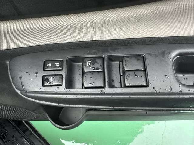 日産 ノート １．２ Ｅ－ＰＯＷＥＲ Ｘ H29年 (東海) 99