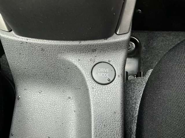 日産 ノート １．２ Ｅ－ＰＯＷＥＲ Ｘ H29年 (東海) 99