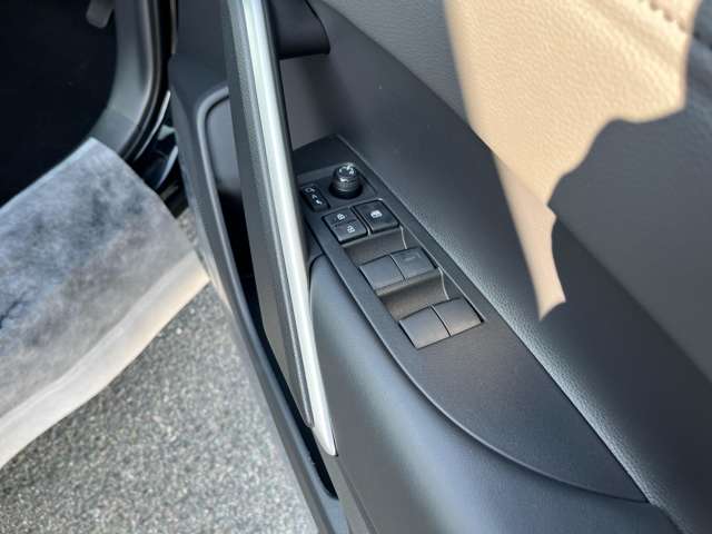 トヨタ カローラクロス　ハイブリッド １．８ ハイブリッド Ｚ R6年 (九州・沖縄) 99