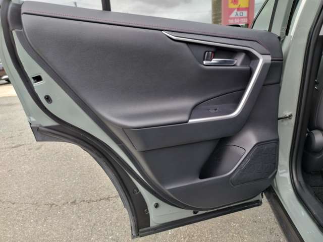 トヨタ ＲＡＶ４ ２．５ ハイブリッド アドベンチャー オフロード パッケージＩＩ Ｅ－ＦＯＵＲ ４ＷＤ R5年 (九州・沖縄) 99