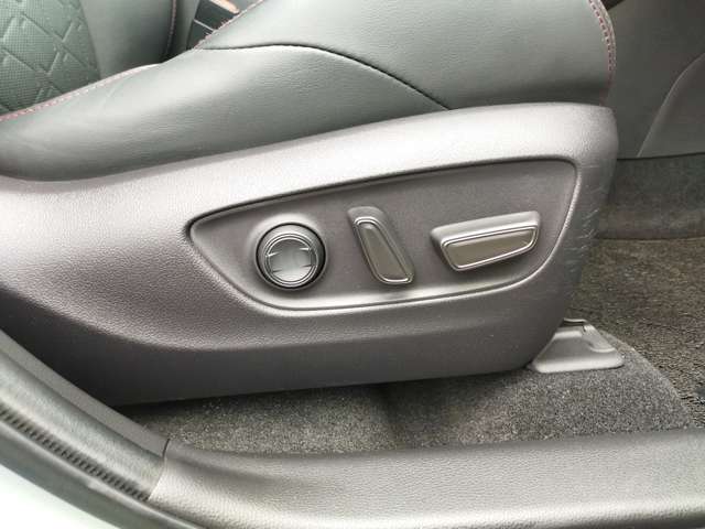 トヨタ ＲＡＶ４ ２．５ ハイブリッド アドベンチャー オフロード パッケージＩＩ Ｅ－ＦＯＵＲ ４ＷＤ R5年 (九州・沖縄) 99