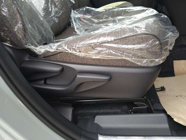 トヨタ シエンタ　ハイブリッド ハイブリッド １．５ Ｚ R6年 (九州・沖縄) 99